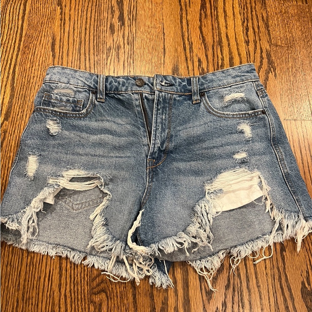 Hidden jean shorts, gently worn, great condition